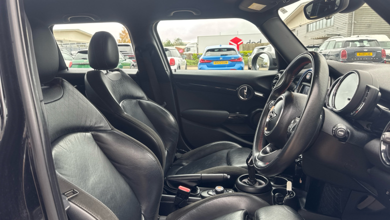 MINI Hatchback 2.0 Cooper S Sport II 5dr Auto Petrol Hatchback